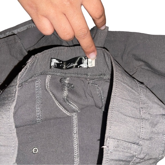 Women’s Shorts - Picture 3 of 5